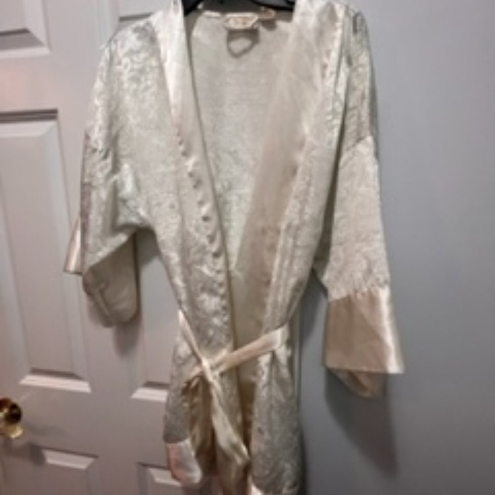 Victoria's Secret kimono robe one size